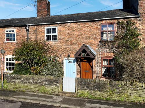 Sutton House | Holly Cottage