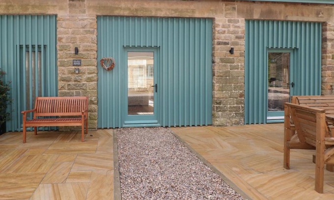 Hollow Meadows House | Holly Cottage