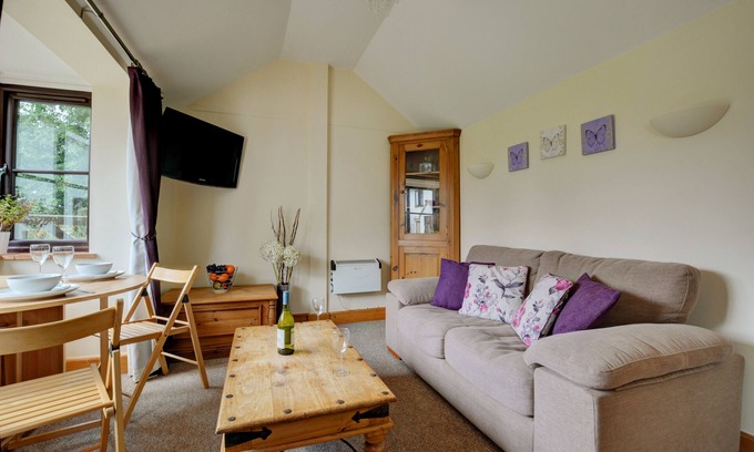 Banningham House | Holly Cottage - One Bedroom House, Sleeps 2