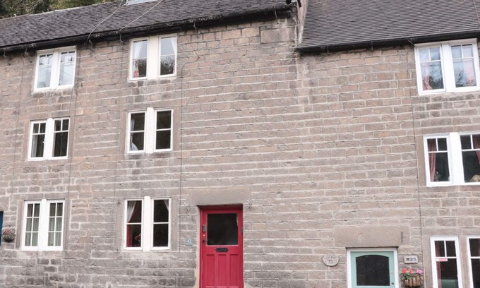 Cromford Cottage | HOLLY COTTAGE, pet friendly, with open fire in Cromford