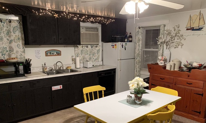 Witmer Apartment | Holly's Haven Apt in Amish country with deck/BBQ/one mile from attractions!