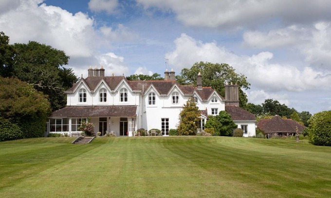 Emsworth Hotel | Hollybank House