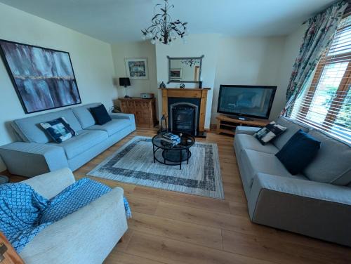 Newcastle House | Hollybush House
