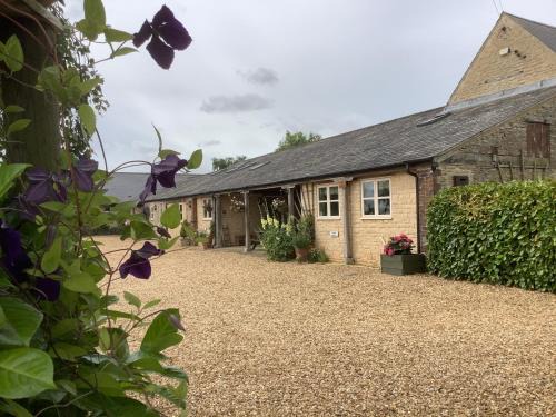 Castle Bytham House | Hollyhock Cottage, Clematis cottages, Stamford