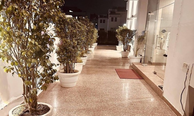 DLF Phase 3 House | Hollyhocks Residency