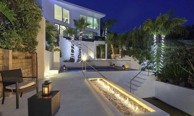 Hollywood Hills West House | Hollywood Blvd Sky Villa- Above the Sunset Strip Location! Views!