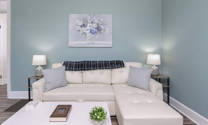 Columbia Apartment | Hollywood Hideaway | 1BR Near Rosewood