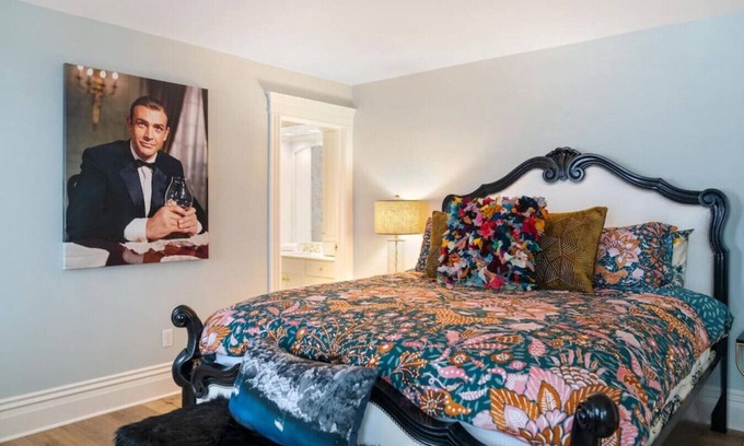 Harbor Springs Apartment | Hollywood Suite - Luxury meet Elegance w/King Bed