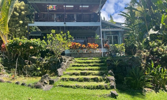 Holualoa Apartment | Holualoa Garden Studio-SPRING AND SUMMER SPECIALS!