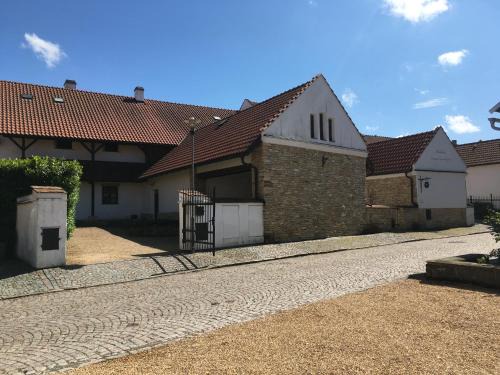 Luze Apartment | Holubník statečných žen králových