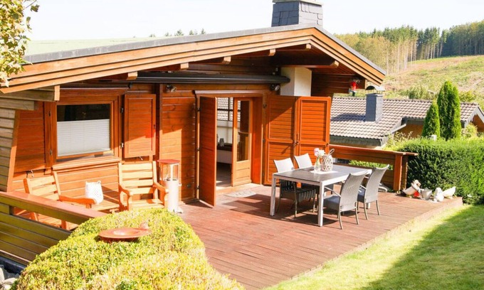 Erflinghausen Ski Chalet | Holzhaus Hubertus am Hennesee