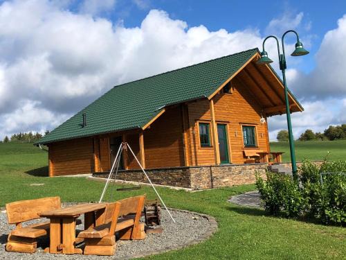 Esch House | Holzhaus Onkel Fritz mit Sauna und Whirlwanne