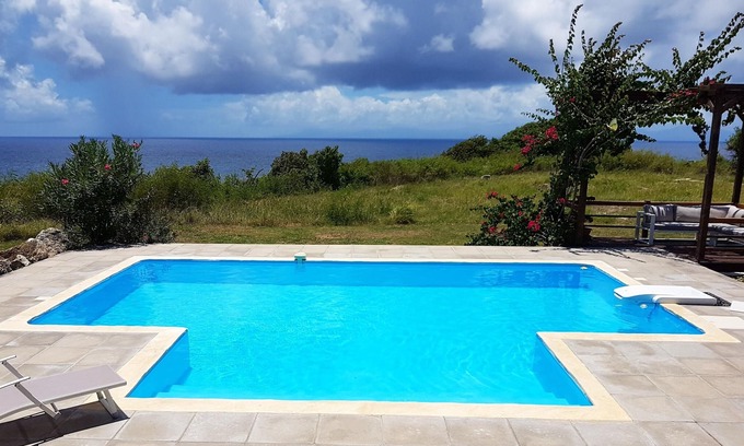 Capesterre-de-Marie-Galante Villa | Homerez - Villa for 6 ppl. with swimming-pool at Capesterre-de-Marie-Galante