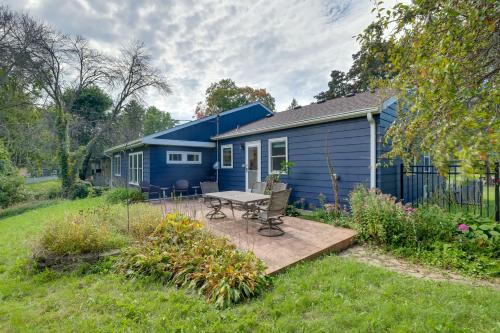 Golden Valley House | Home 8 Mi to Dtwn Minneapolis! Pet-Friendly Yard