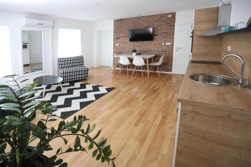 Osijek House | HOME APARTMANI I SOBE