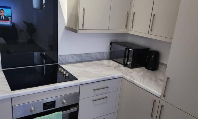 Burton on Trent Apartment | Home Away From Home in Burton on Trent