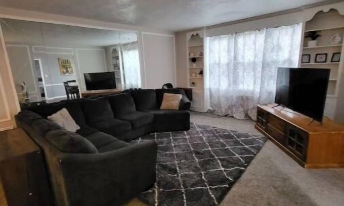 Cleveland Condo | home away from home!