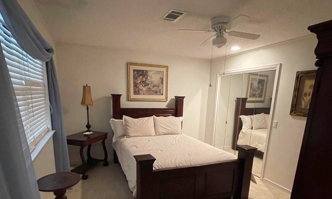 Russellville House | Home Away From Home — Central location - Russellville