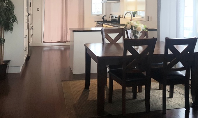 Plateau Apartment | Home away from home/5 mins to Gatineau Hiking Park, 10mins to Ottawa downtown