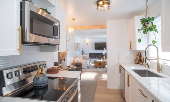 Thunder Bay House | Home Away from Home