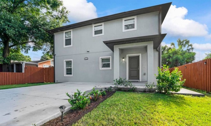 Sulphur Springs House | Home Away From Home · Charming dual suite home- Seminole Heights Tampa!