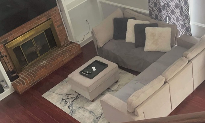 Huntcliff House | Home away from home Cozy 2-bedroom 2 bathroom house.