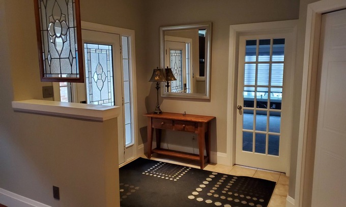 London House | Home away from home - Couples private house