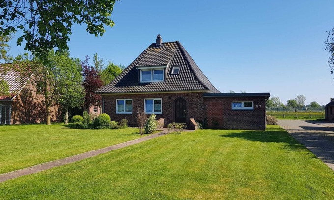 England House | Home away from Home for up to 6 people