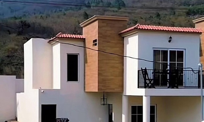 Zona 3 House | Home away from home!