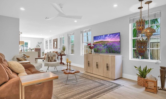 Coconut Grove House | Home Away From Home in Coconut Grove