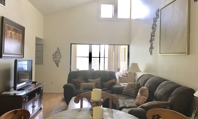 Ventura Condo | Home away from Home Luxury 2 bed/2bath Country Club Condo