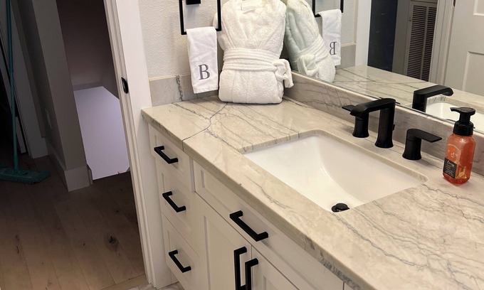 North Houston House | Home Away From Home: Spacious 4-bedrooms with all the comforts of home