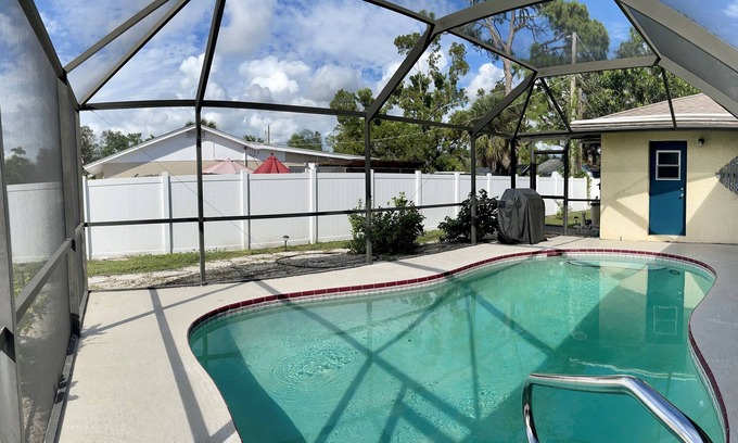 South Venice House | Home away from home! Star of Venice! Heated pool, close to beach! Pet-friendly