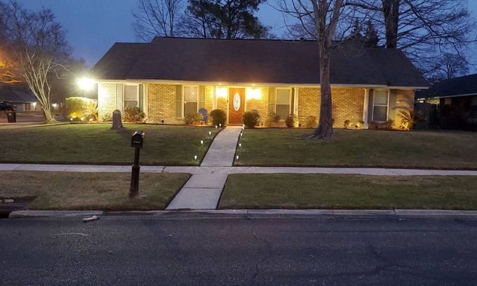 Park Forest - LA North House | “Home Away From Home” 12mi to LSU, 10mi to SU