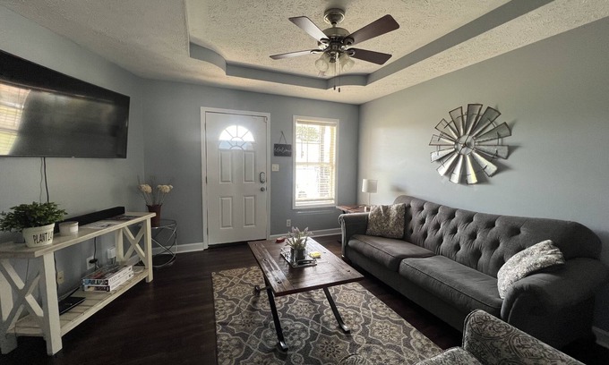 Clarksville House | Home away from home 37042