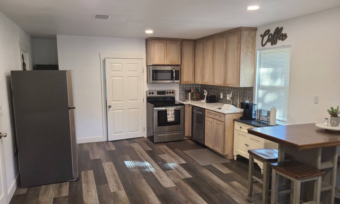 Georgetown House | Home away from Home - Pet friendly!