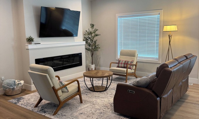 Rexburg House | "Home away from Home."nCustom, 3-bedroom, 2 bath home.