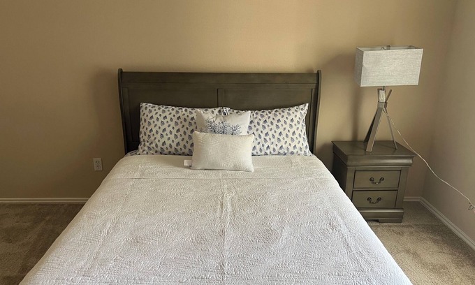 Sugar Land House | Home away from home. Suitable for families close to city center, parks & more