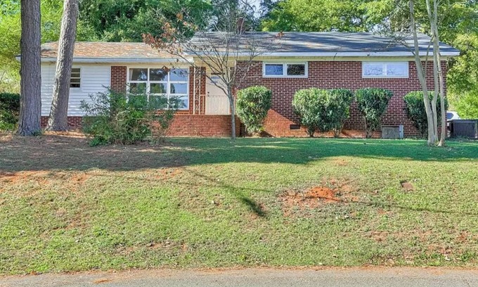 National Hills House | Home away from home! Walk to Augusta National!