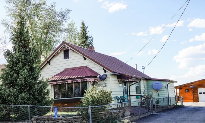 Walden House | Home away from town but in town