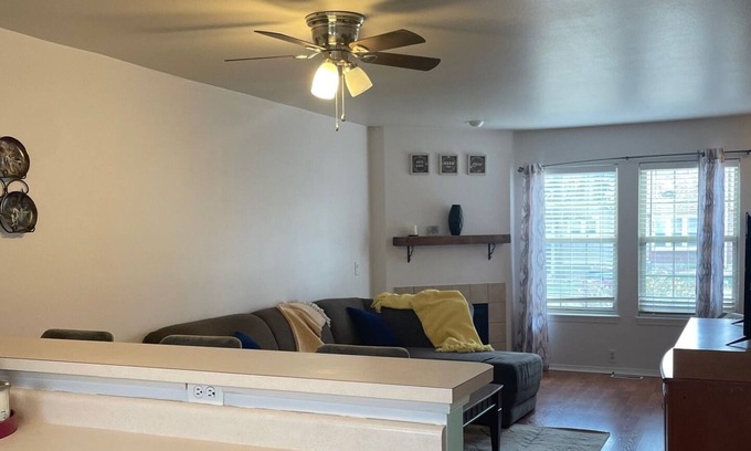 Rockrimmon Condo | Home away from home!