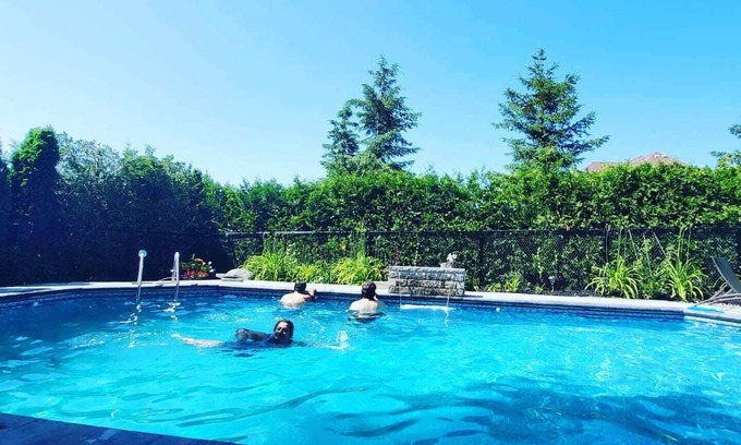 Bradford West Gwillimbury Bed & Breakfast | - Home awaya place you don't want to leave camping , shared pool Bring tent.