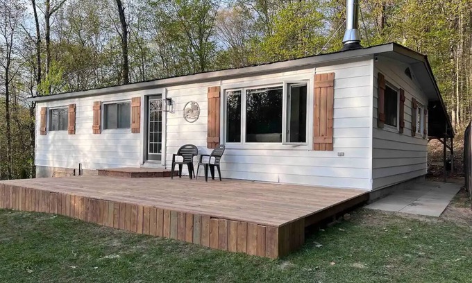 Katrine House | Home/Cottage in Katrine/Entire home in Katrine, Canada