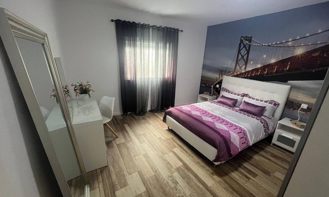 Las Palmas de Gran Canaria Apartment | Homerez - Las Palmas apt, air-con.