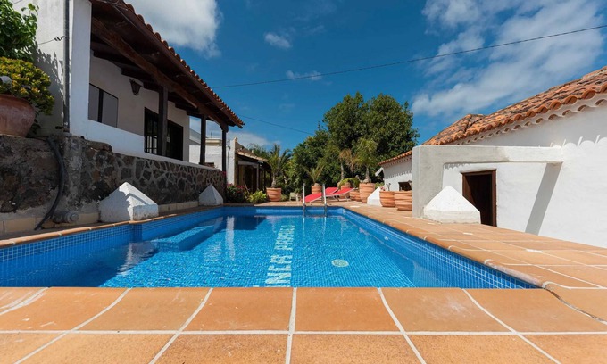 Valle de Guerra Apartment | Homerez - Sea view apt in La Laguna
