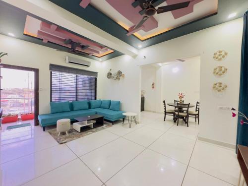 Ujjain Apartment | Home Escape 2BHK Casa Near Mahakal - City Centre