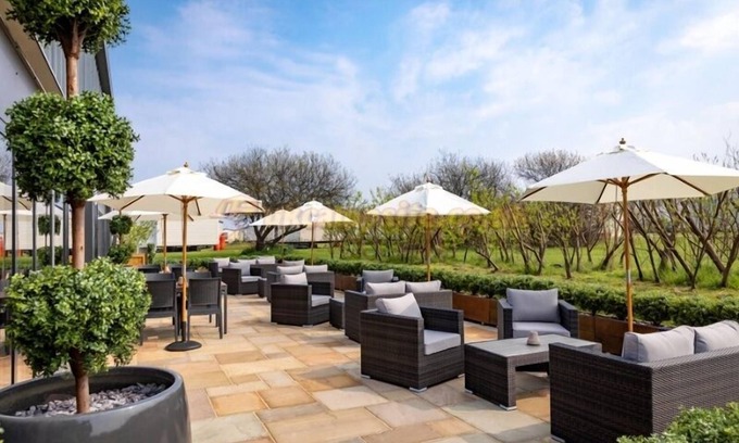 Hopton Ski Chalet | Home from Home caravan in Lowestoft