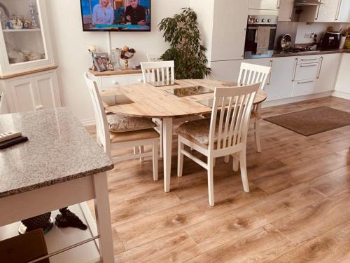 Kirkliston House | Home from home - Free Parking (near Edinburgh/Airport and Ingilston)