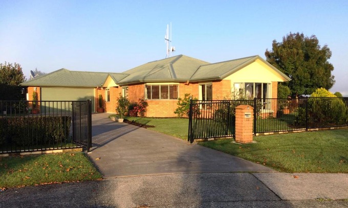 Hamilton Bed & Breakfast | Home Hospitality Hamilton
