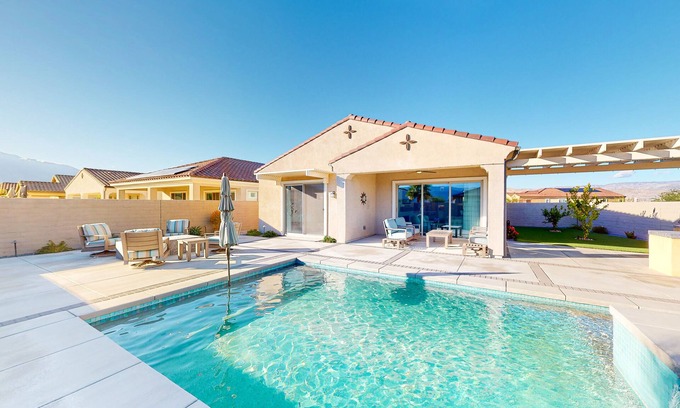 Rancho Mirage House | Home in a 55+ gated community with a private pool, grill, & furnished lanai